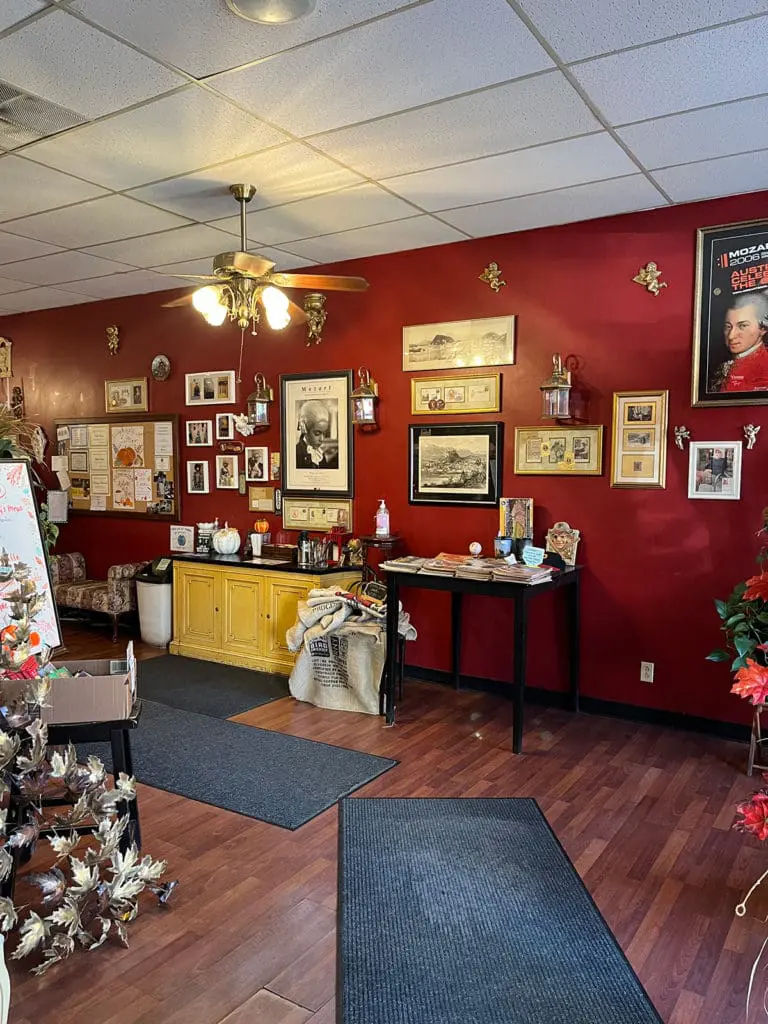 Caffe Amadeus interior