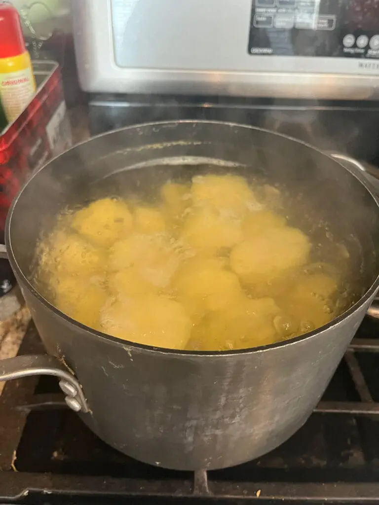 Boiling potatoes