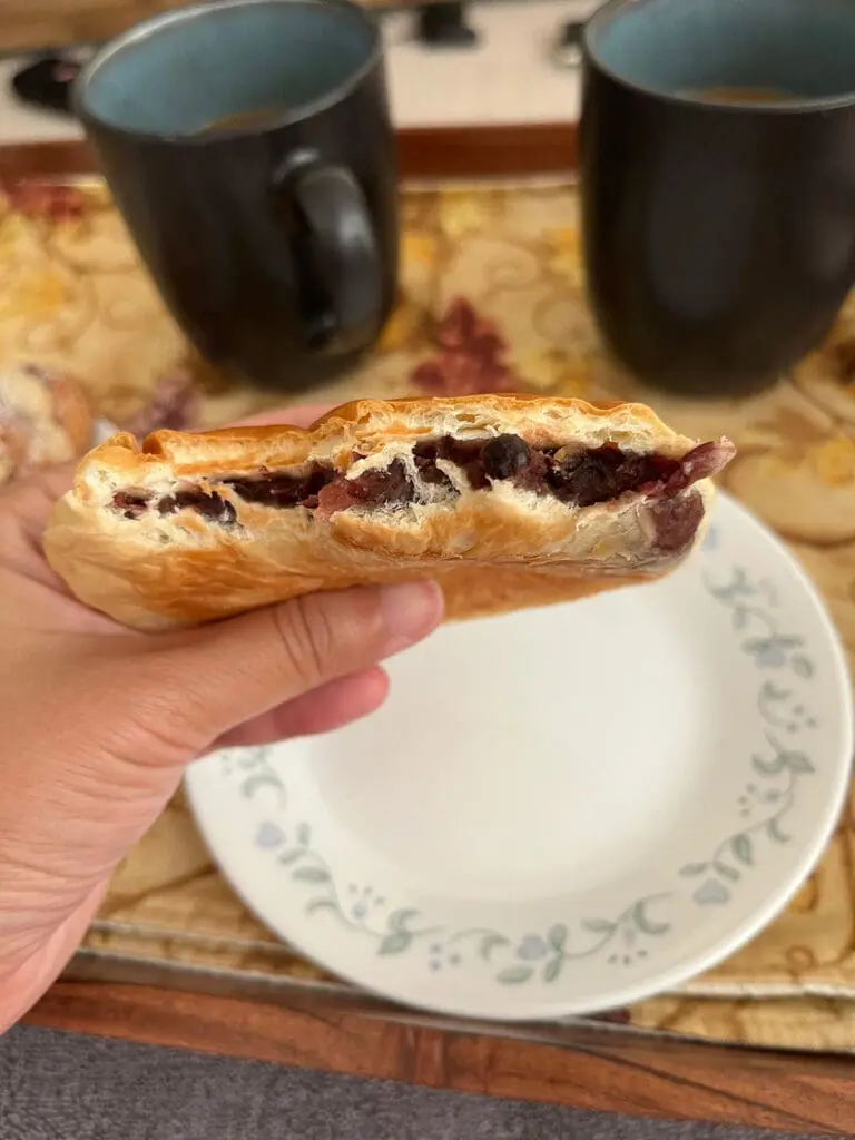 Red bean bun bite