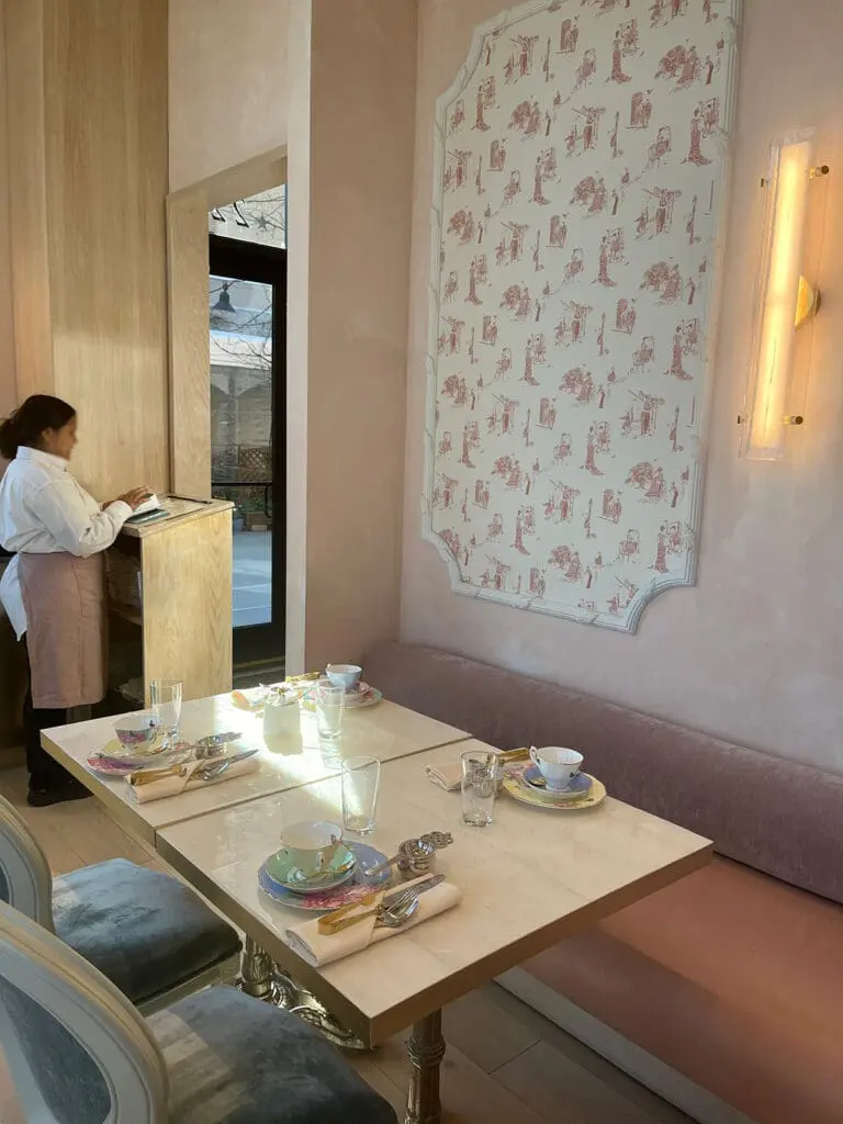 Lady Camellia Table and Wallpaper