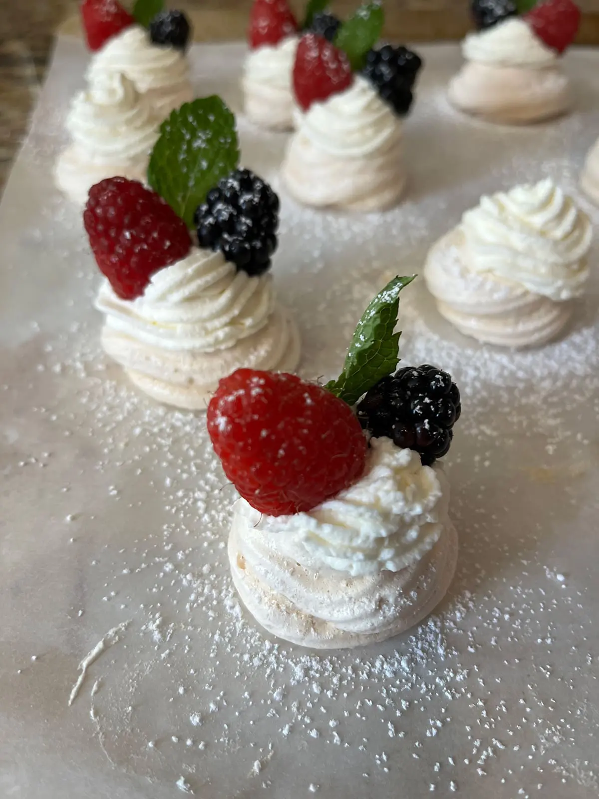 mini pavlovas close up