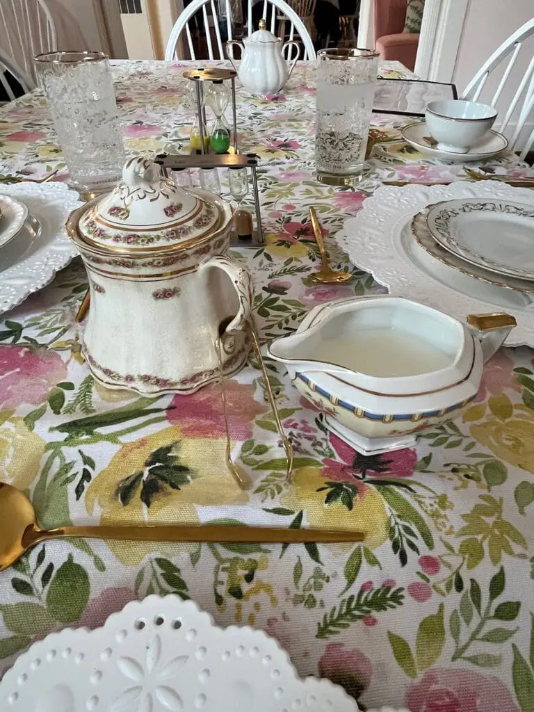 Tea Cart Winchester Sugar and Creamer