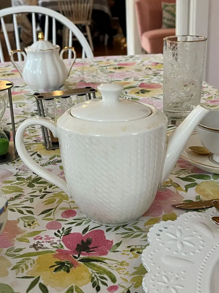 Tea Cart Winchester Teapot white