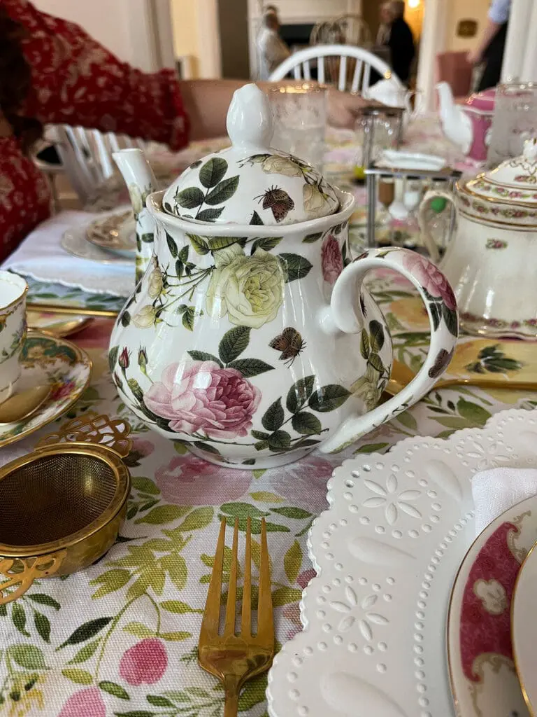 Tea Cart Winchester Teapot flowers big