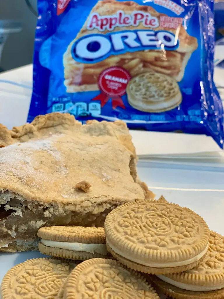 apple pie oreos