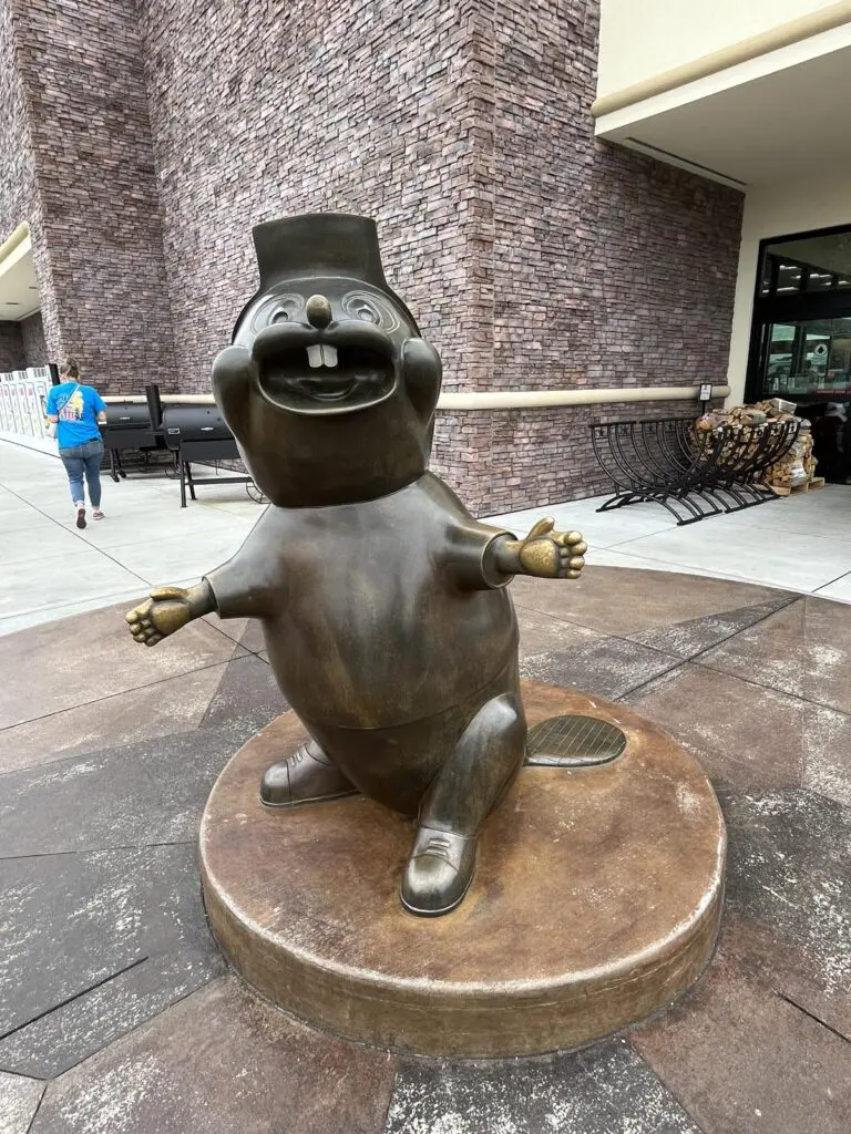 Buc-cee's statue