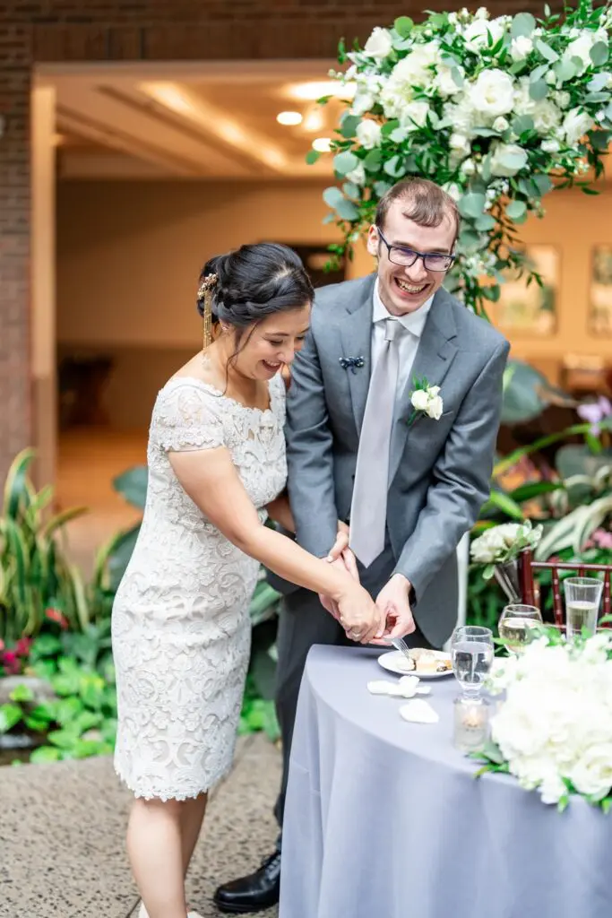 dani and xak scones and doughns wedding macaron