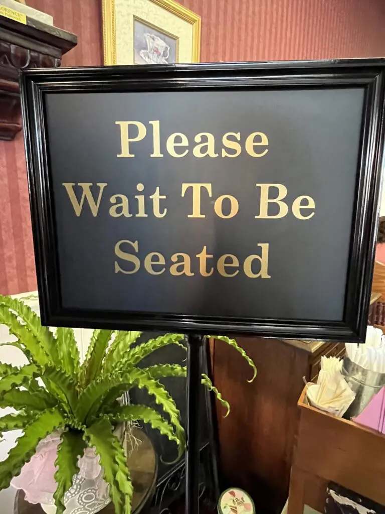 Top Hat Special Teas foyer