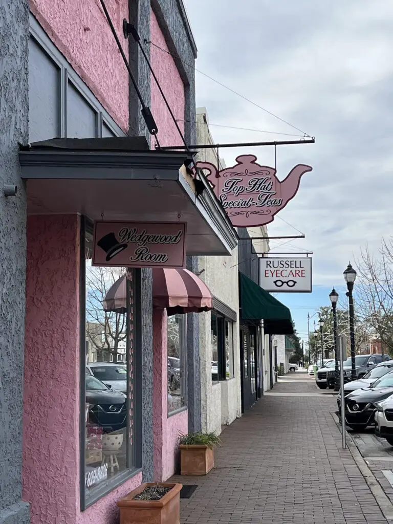 Top Hat Special Teas sign