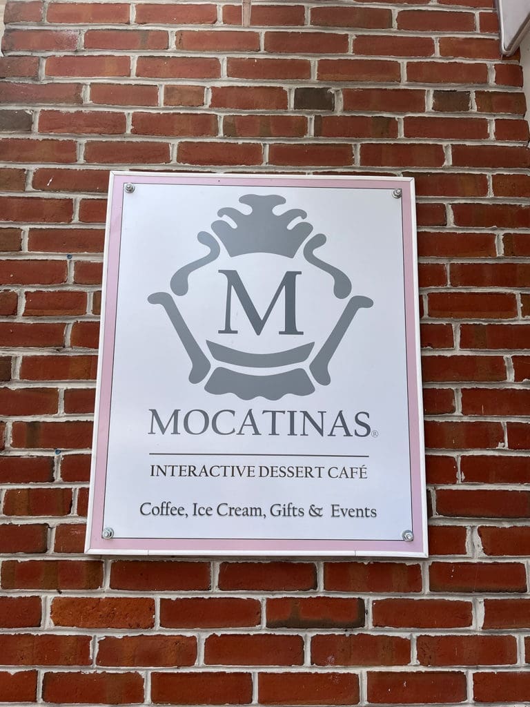 Mocatinas storefront sign