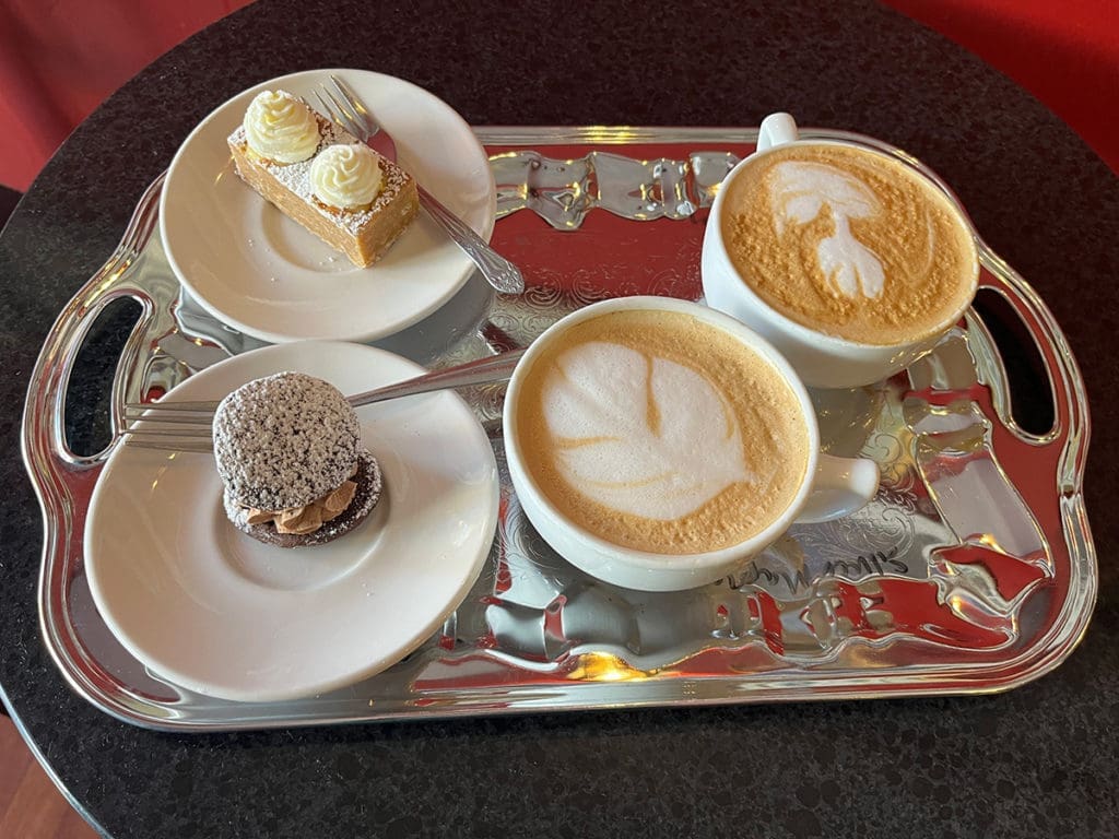 A Citrom Ter, Earl Grey Ganache cookie, Pumpkin Pie latte, and a Silver Maple Latte