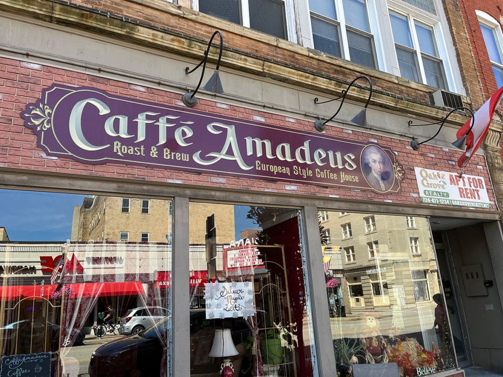 Caffe Amadeus sign