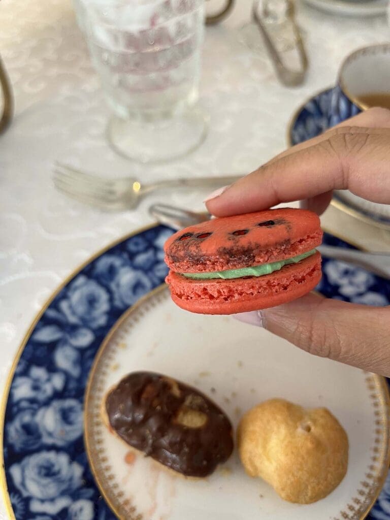 macaron with top