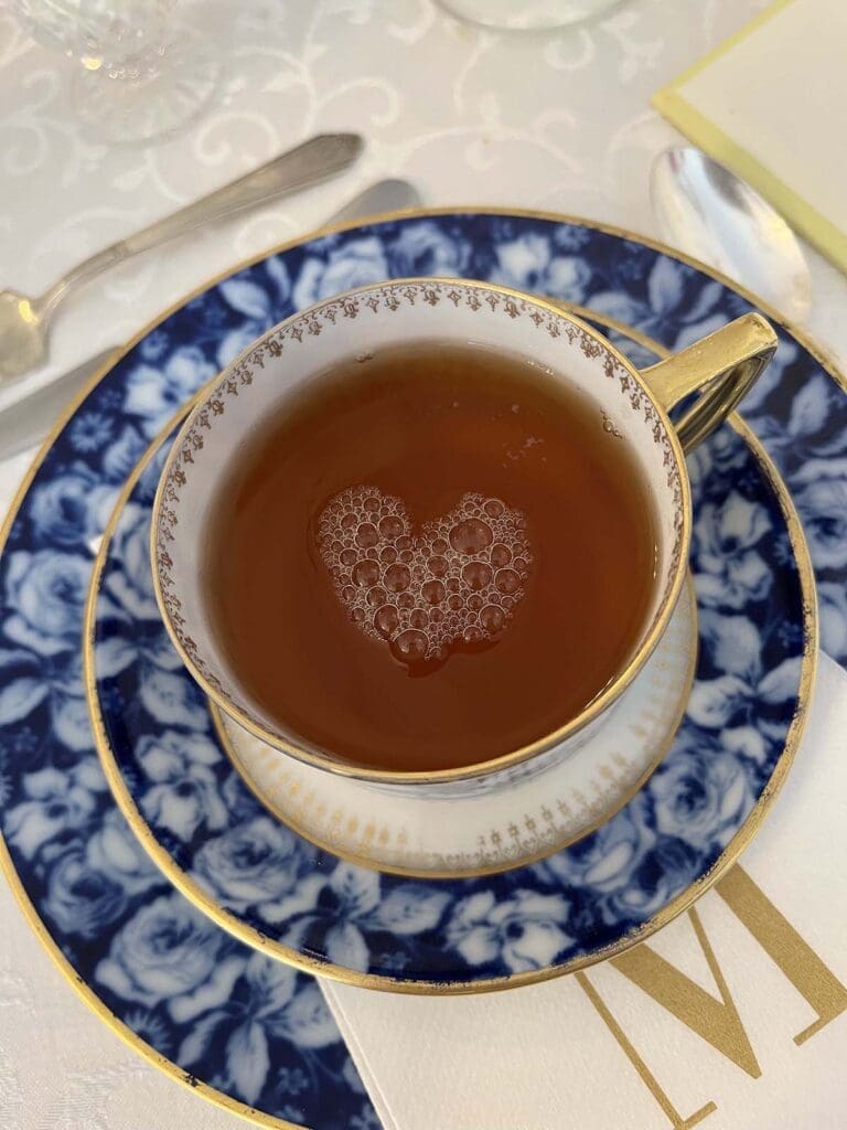 heart in teacup