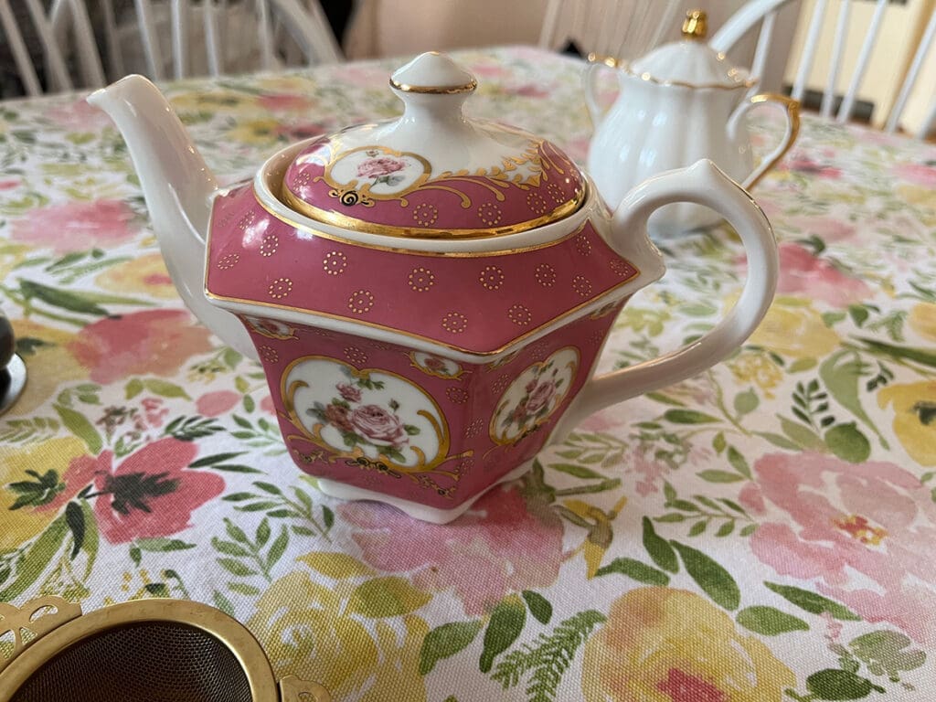 Tea Cart Winchester Teapot flower