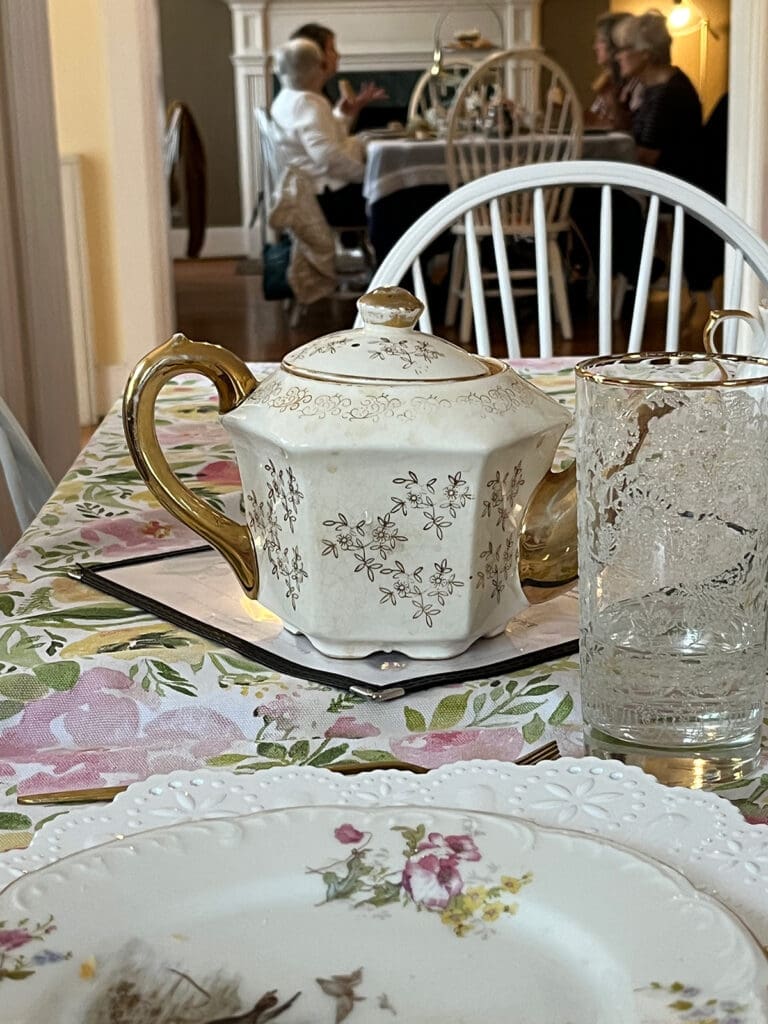 Tea Cart Winchester Teapot white flowers