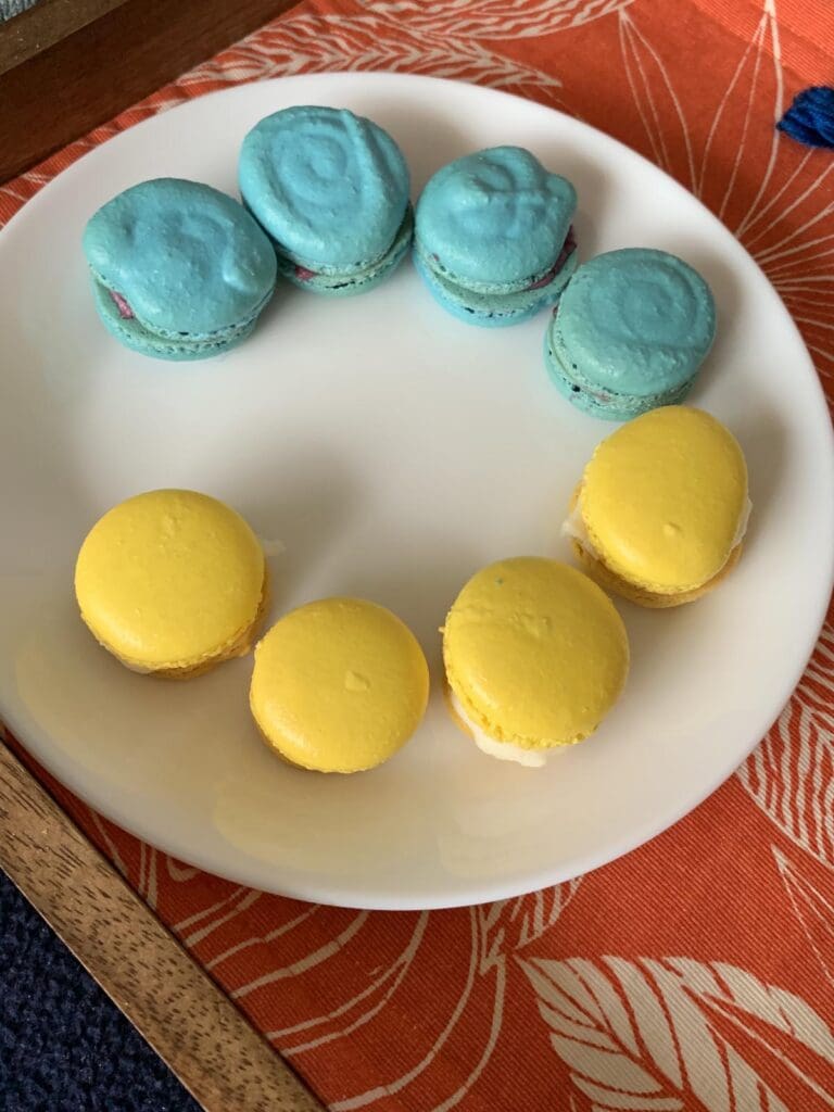 yellow and blue macaron plate