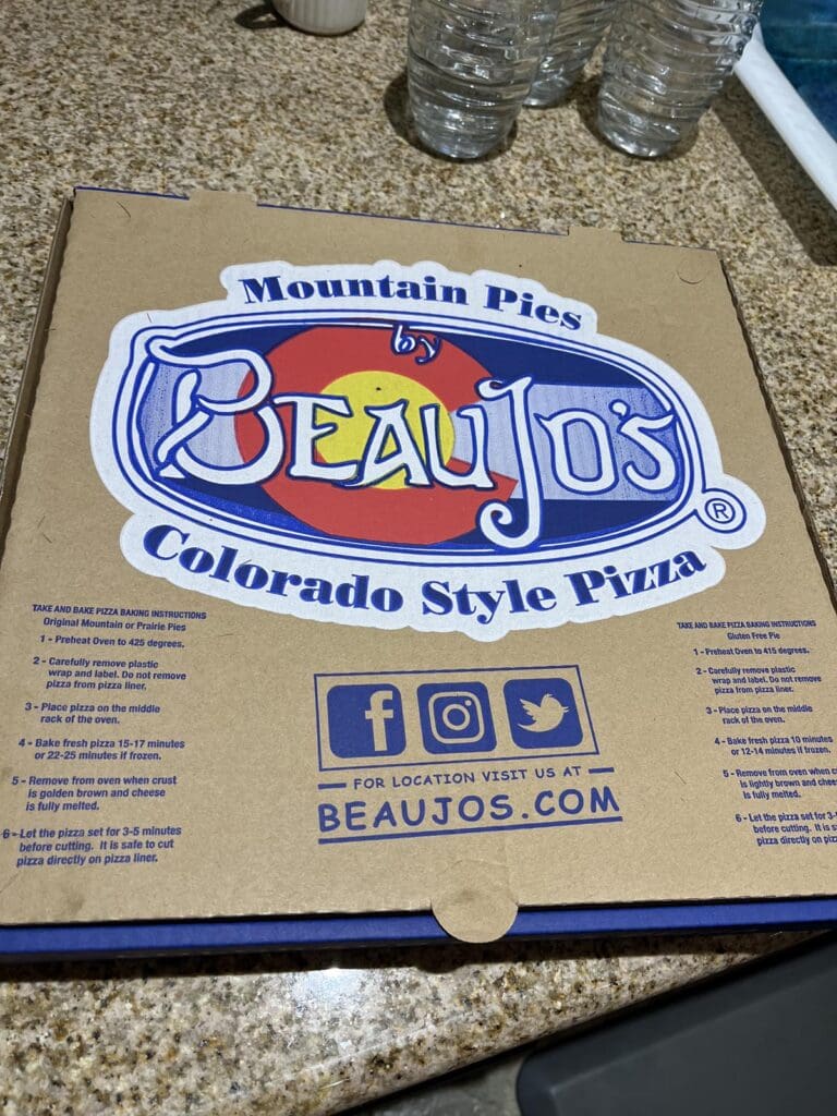 Beaujo's pizza box